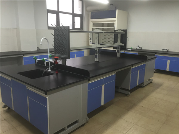 ����ʵ����̨