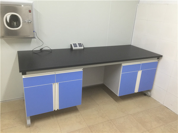 ����ʵ��̨