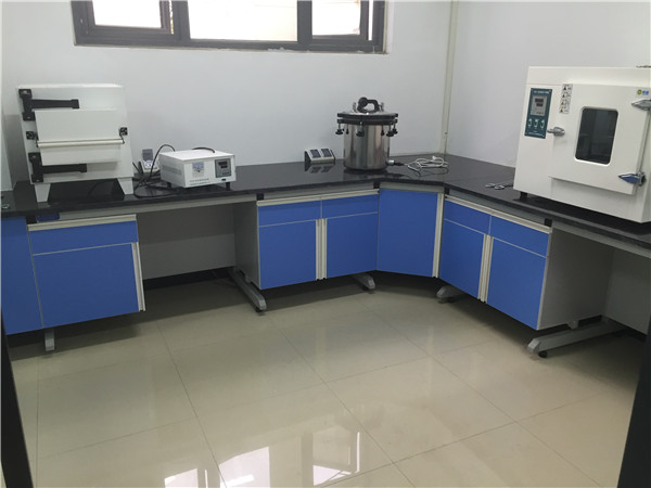 ����ʵ��̨