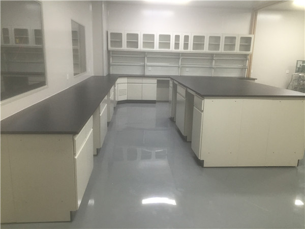 ����ʵ��̨